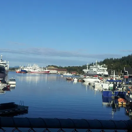 팜스테이 Stenevik Gjestegaard Austevoll